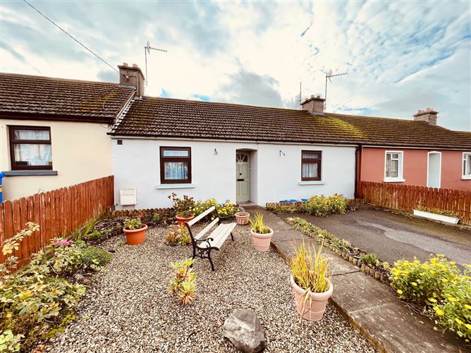 Main image for 38 Cashel Road, Tipperary Town, Tipperary