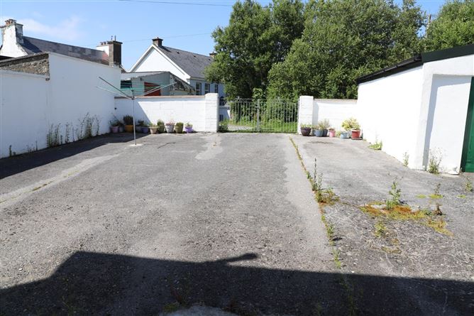 La Calle House, Ballinsheen Beg, Lisdoonvarna, Co. Clare