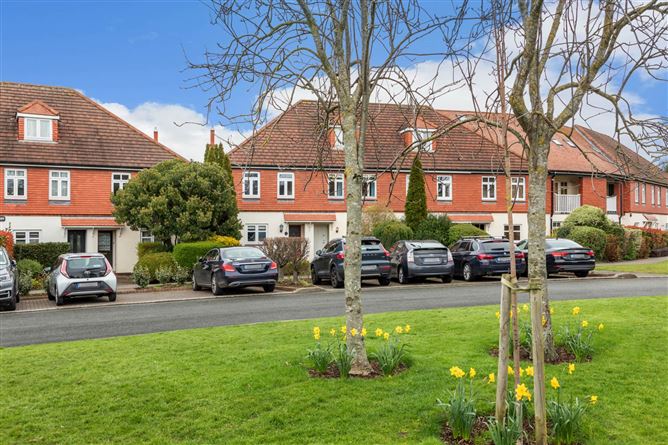 8 Hampton Crescent, Saint Helen`s Wood, Blackrock, County Dublin