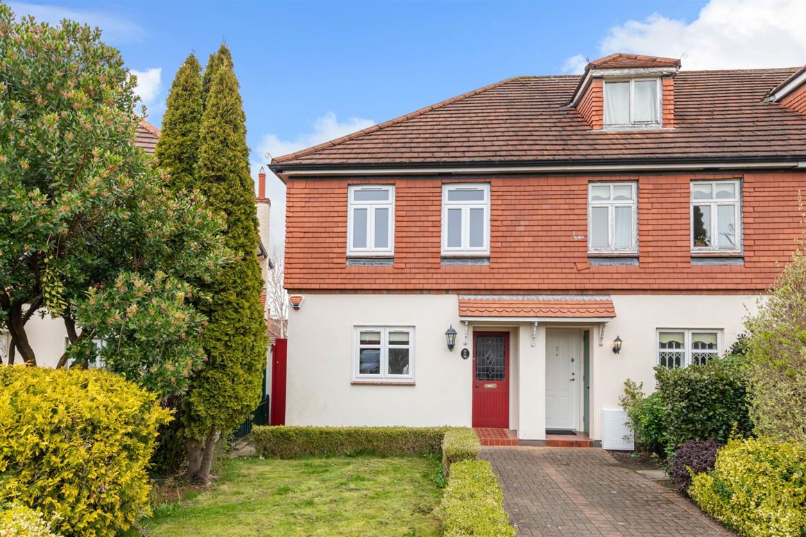 8 Hampton Crescent, Saint Helen`s Wood, Blackrock, County Dublin