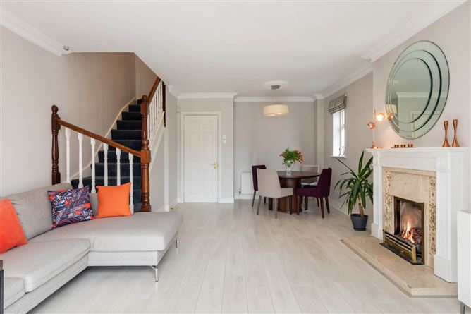 8 Hampton Crescent, Saint Helen`s Wood, Blackrock, County Dublin