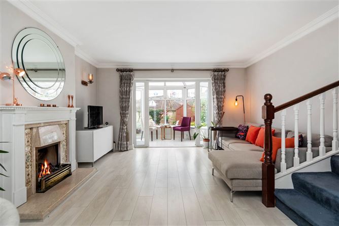 8 Hampton Crescent, Saint Helen`s Wood, Blackrock, County Dublin