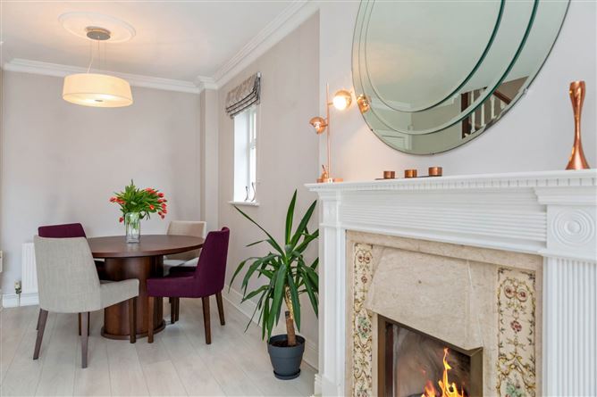 8 Hampton Crescent, Saint Helen`s Wood, Blackrock, County Dublin