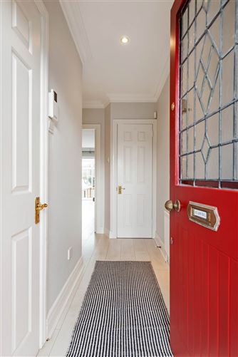 8 Hampton Crescent, Saint Helen`s Wood, Blackrock, County Dublin