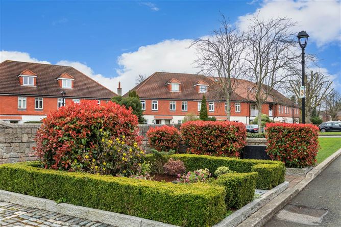 8 Hampton Crescent, Saint Helen`s Wood, Blackrock, County Dublin