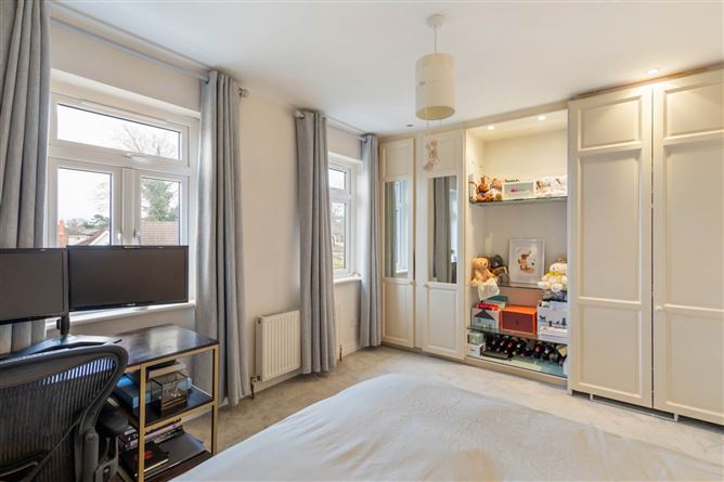 8 Hampton Crescent, Saint Helen`s Wood, Blackrock, County Dublin