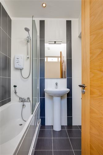 4 Brehon Court, Harold's Grange Road, Rathfarnham, Dublin 16