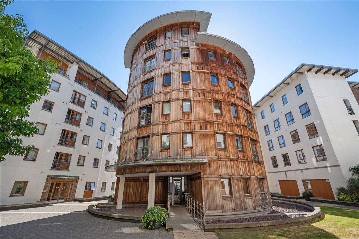 9 Semple House, Custom House Square, IFSC, Dublin 1