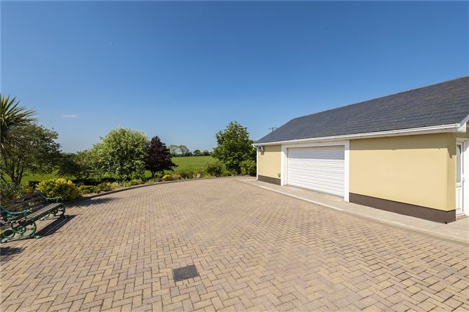 Clusin, Carnes Road, Bellewstown, Co. Meath
