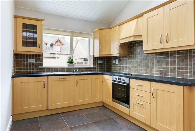6 Newcastle Woods Crescent, Enfield, Co. Meath
