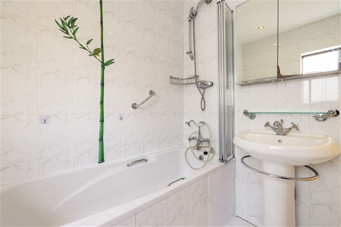 9 Foxrock Manor, Foxrock, Dublin 18