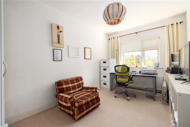 https://photos-a.propertyimages.ie/media/6/9/9/4922996/be9bfc00-c02e-4e8a-a6d6-63345056f42e_l.jpg