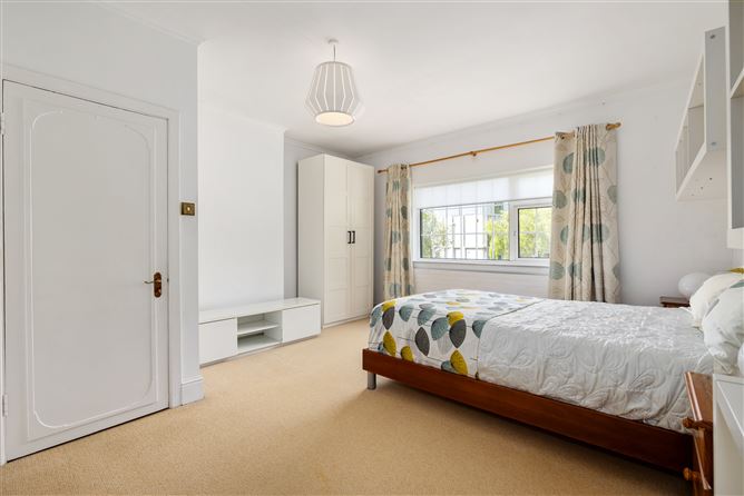 https://photos-a.propertyimages.ie/media/6/9/9/4922996/be9bfc00-c02e-4e8a-a6d6-63345056f42e_l.jpg