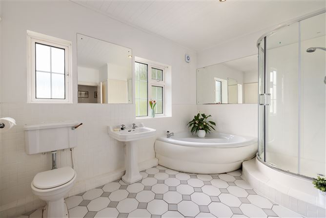 https://photos-a.propertyimages.ie/media/6/9/9/4922996/be9bfc00-c02e-4e8a-a6d6-63345056f42e_l.jpg