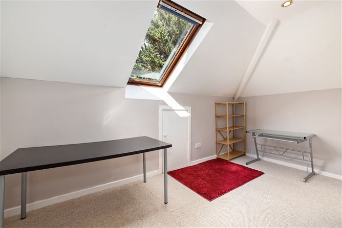 https://photos-a.propertyimages.ie/media/6/9/9/4922996/be9bfc00-c02e-4e8a-a6d6-63345056f42e_l.jpg