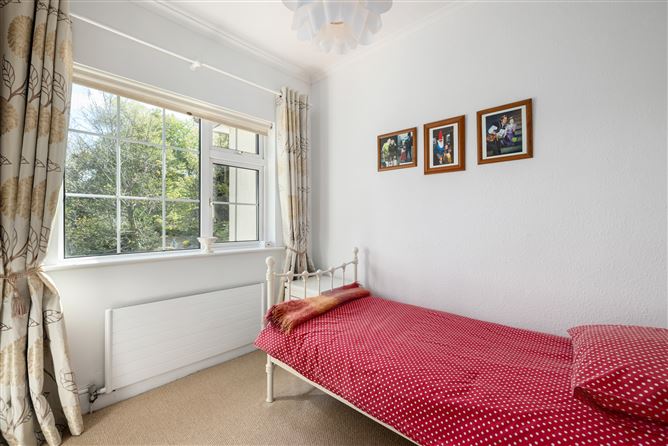 https://photos-a.propertyimages.ie/media/6/9/9/4922996/be9bfc00-c02e-4e8a-a6d6-63345056f42e_l.jpg