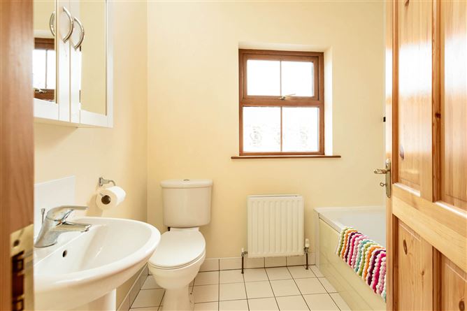 1 Strand View, Cluin, Allihies, Co. Cork