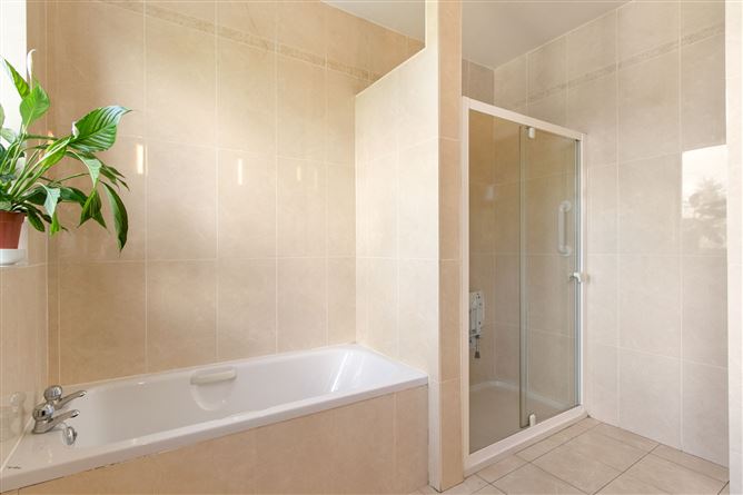 14 Lakelands Park, Terenure, Dublin