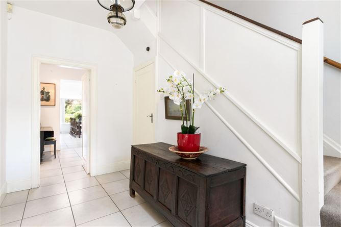 14 Lakelands Park, Terenure, Dublin