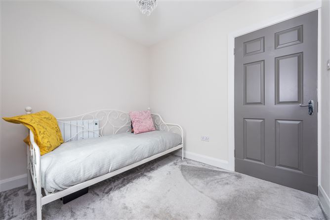 https://photos-a.propertyimages.ie/media/7/0/0/4949007/721ba068-c523-496e-b615-ca74cf37b5c4_l.jpg