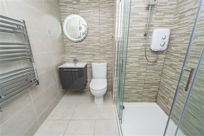https://photos-a.propertyimages.ie/media/7/0/0/4949007/721ba068-c523-496e-b615-ca74cf37b5c4_l.jpg