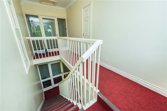 https://photos-a.propertyimages.ie/media/7/0/0/4949007/721ba068-c523-496e-b615-ca74cf37b5c4_l.jpg