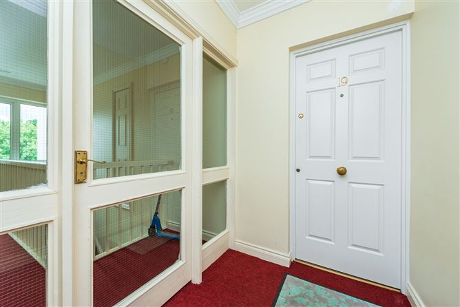 https://photos-a.propertyimages.ie/media/7/0/0/4949007/721ba068-c523-496e-b615-ca74cf37b5c4_l.jpg