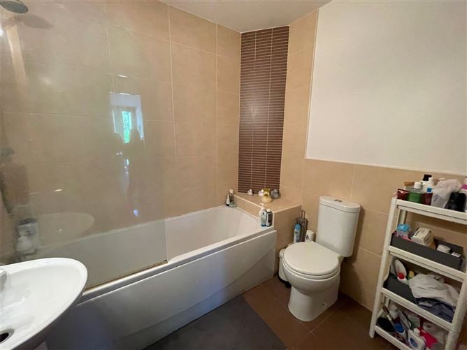 16 Glenmount, The Glen, Monaghan.