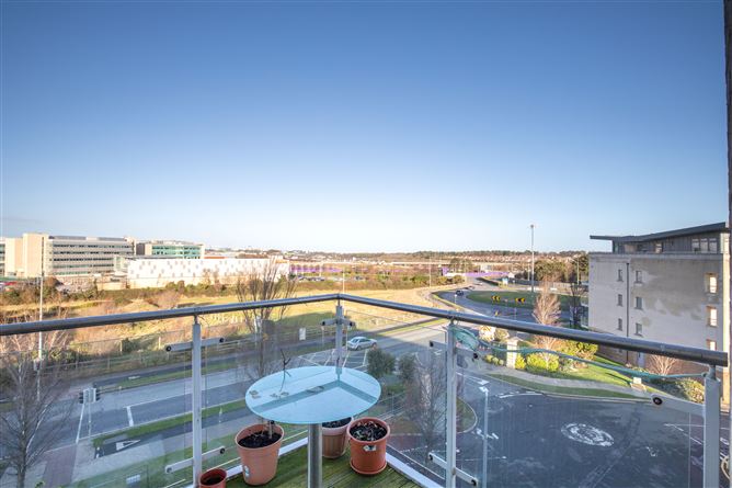 18 The Crescent, Carrickmines Green, Carrickmines, Dublin 18, Carrickmines, Dublin 18