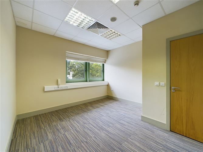 Unit 16, Roslevan Shopping Centre, Tulla Road, Ennis, Co. Clare