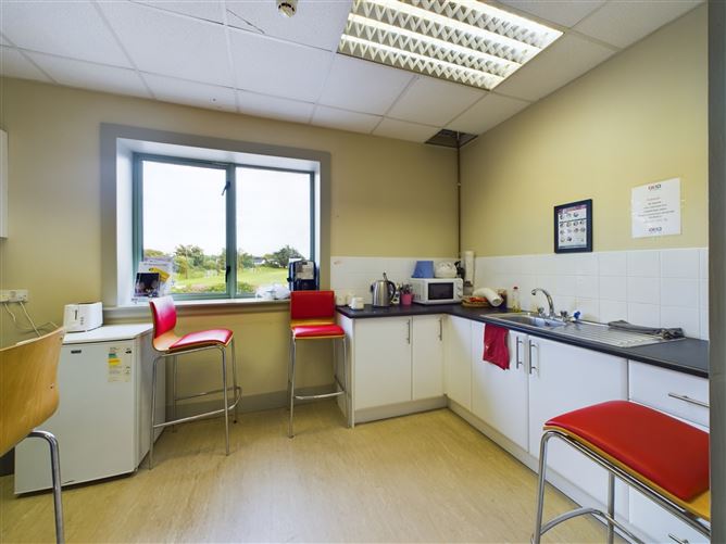 Unit 16, Roslevan Shopping Centre, Tulla Road, Ennis, Co. Clare