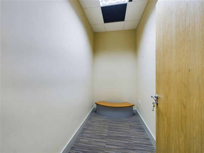 Unit 16, Roslevan Shopping Centre, Tulla Road, Ennis, Co. Clare