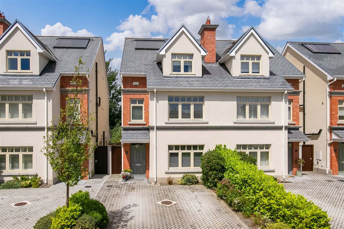 82 College Square, Terenure,   Dublin 6W