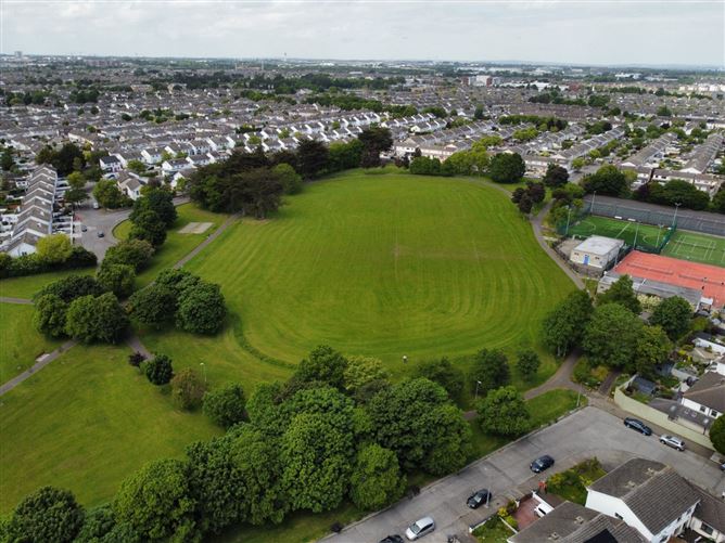 https://photos-a.propertyimages.ie/media/7/0/1/4928107/2d634ebd-db8c-4629-a010-d1305cc44b50_l.jpg