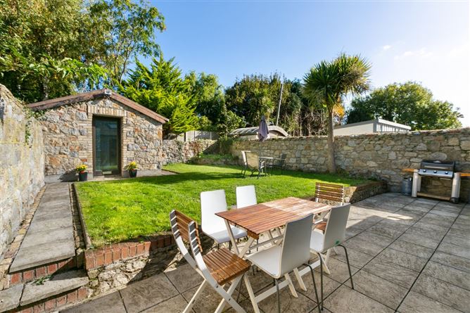 https://photos-a.propertyimages.ie/media/7/0/1/4953107/33f5eae1-5b58-4a5a-b3dc-8210d82deef3_l.jpg