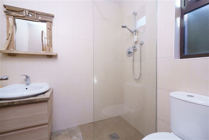 8 Clune Road, Finglas, Dublin 11
