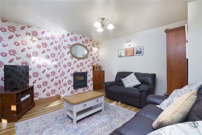 8 Clune Road, Finglas, Dublin 11