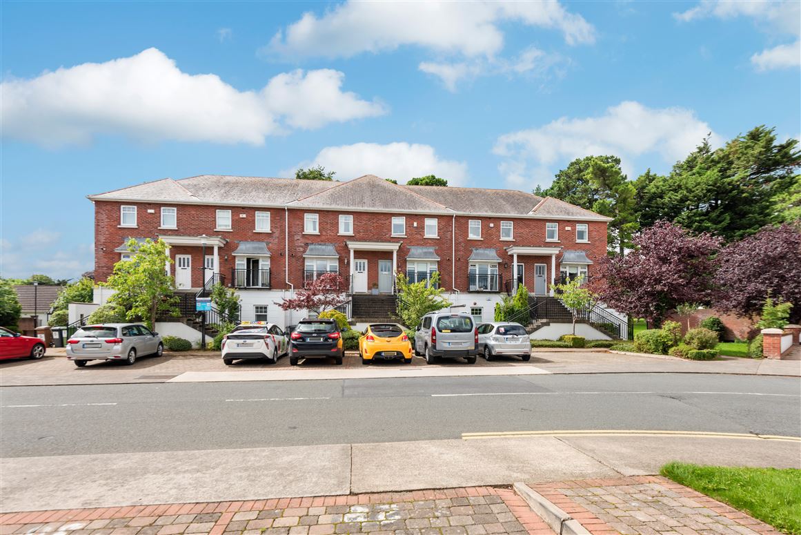 35 Castle Lawn, Kilgobbin Wood, Sandyford, Dublin 18