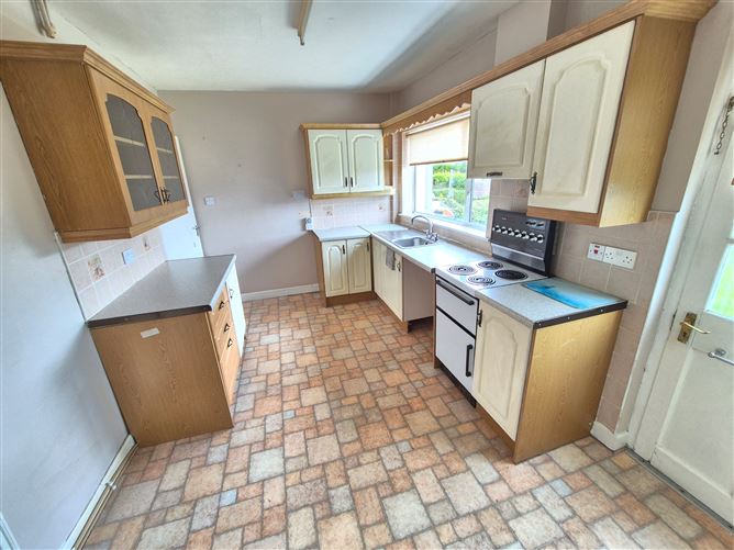 56 Shannon Heights, Kilrush, Clare