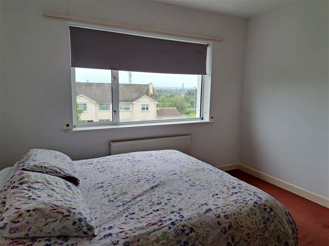 56 Shannon Heights, Kilrush, Clare