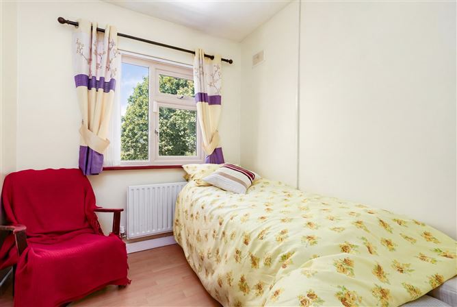 Photo 19 of 26 — 178 Whitethorn Gardens, Clondalkin, Dublin 22