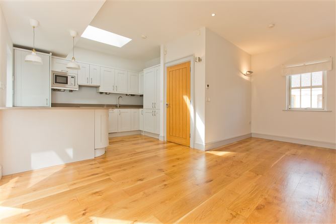2 Pembroke Cottages, Ringsend, Dublin 4