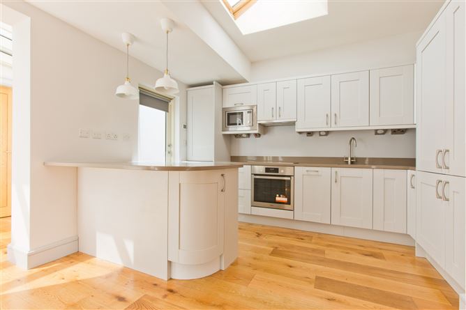 2 Pembroke Cottages, Ringsend, Dublin 4