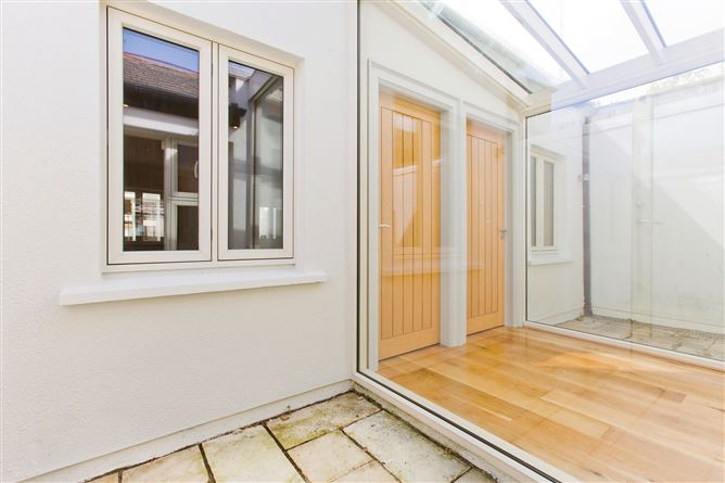 2 Pembroke Cottages, Ringsend, Dublin 4