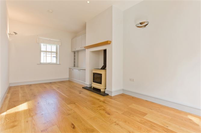 2 Pembroke Cottages, Ringsend, Dublin 4