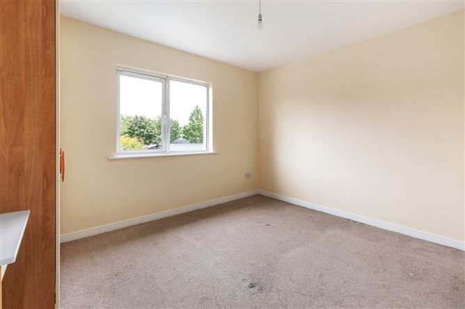 Photo 8 of 14 — 44 Ravenswood Crescent, Clonsilla, Dublin 15