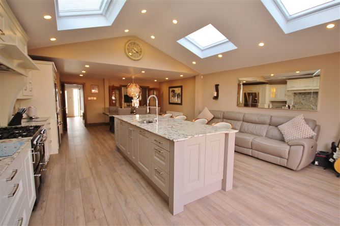 2 Haydens Park Green, Lucan, Co. Dublin
