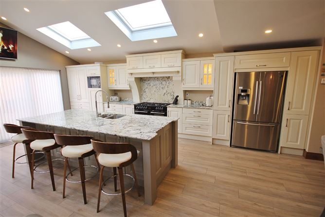 2 Haydens Park Green, Lucan, Co. Dublin