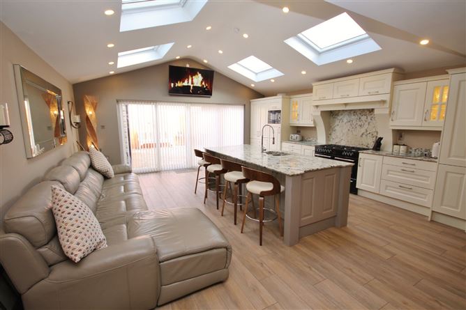 2 Haydens Park Green, Lucan, Co. Dublin