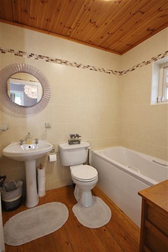2 Haydens Park Green, Lucan, Co. Dublin